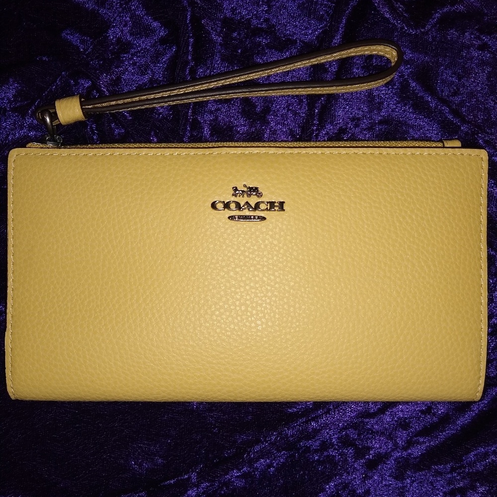 🌻LIKE BRAND NEW Authentic Coach Wallet🌻